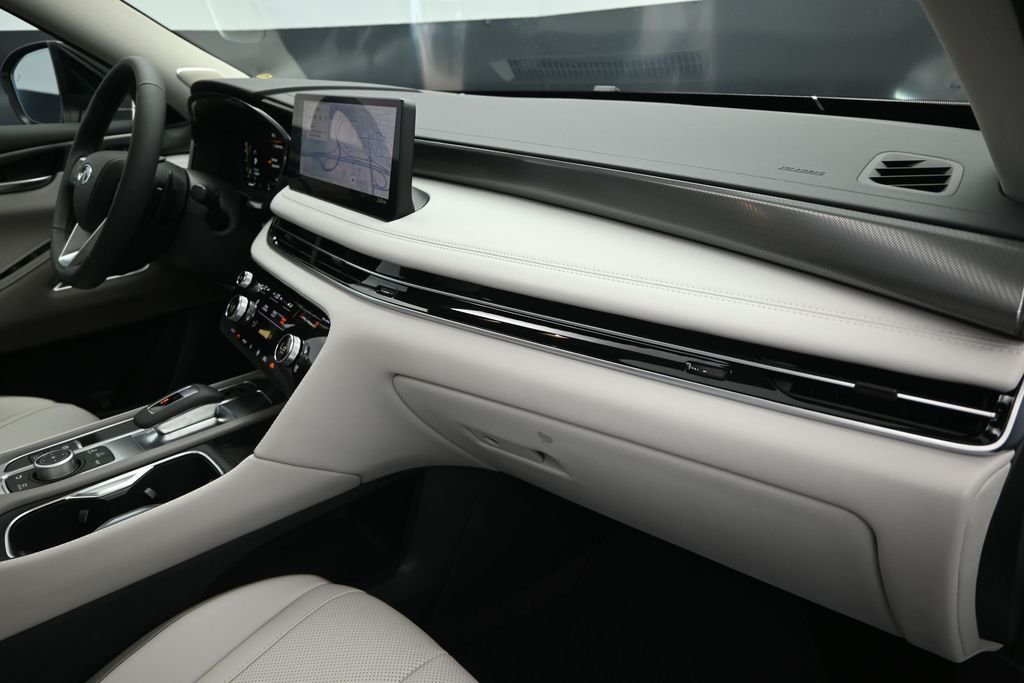 New 2027 RADIANT WHITE INFINITI Luxe FWD image 25