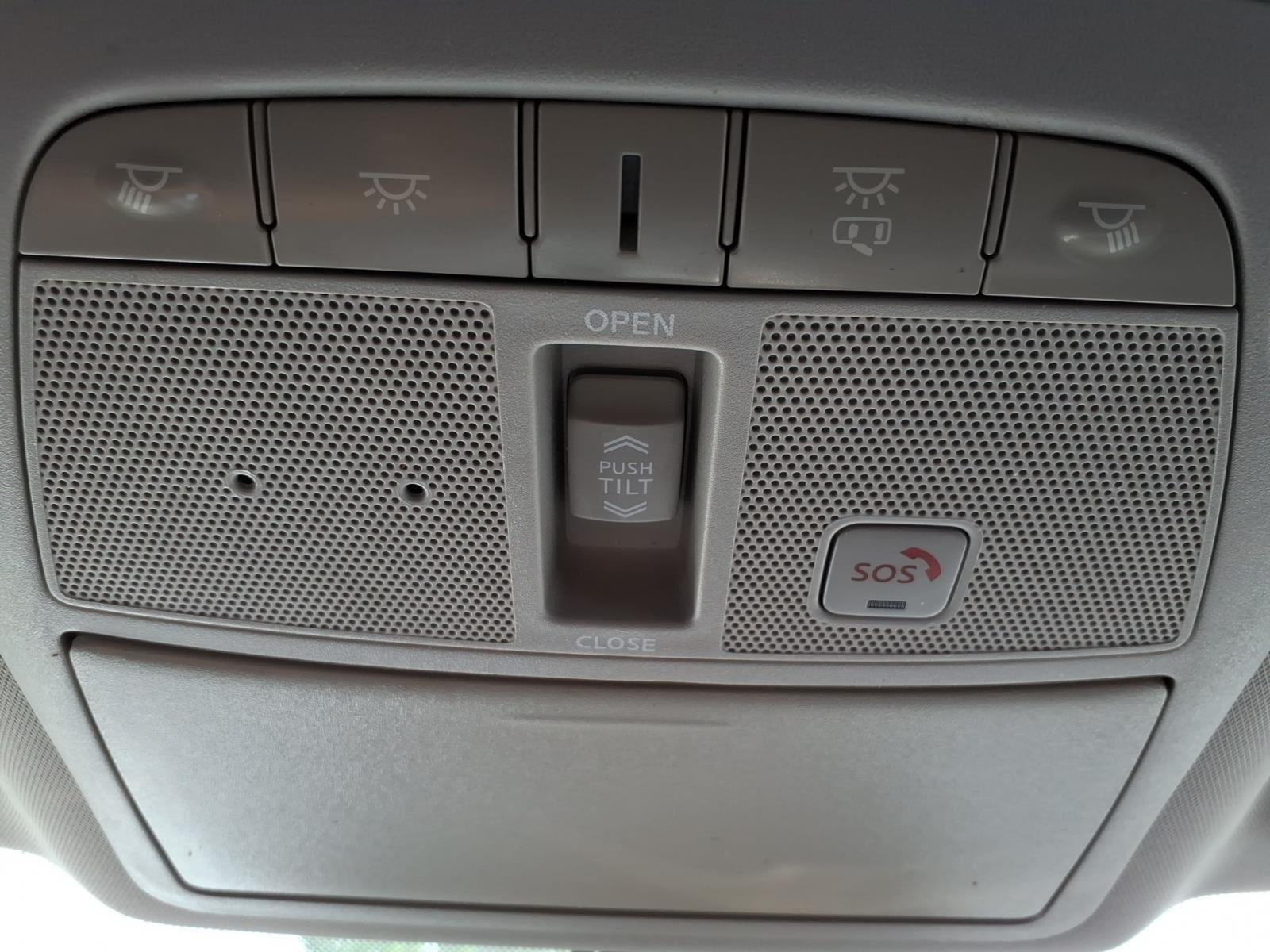 Used 2018 Super Black Nissan Platinum image 23