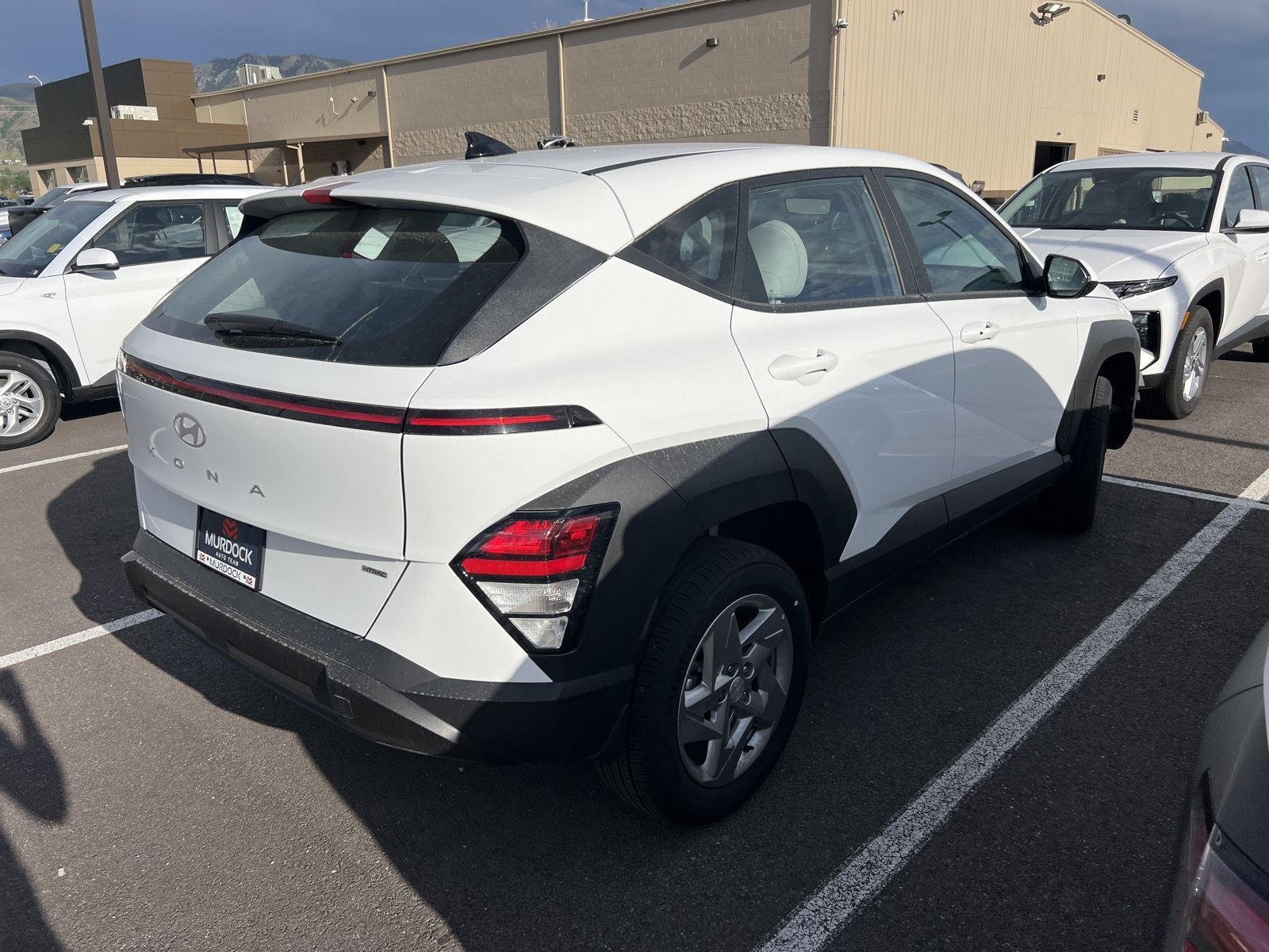 Certified Used 2026 Atlas White Hyundai SE image 3