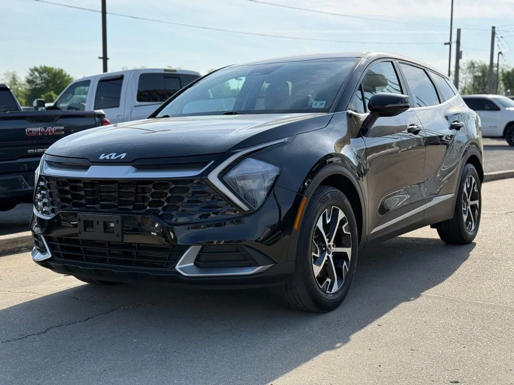 Used 2023 Black Kia EX image 2