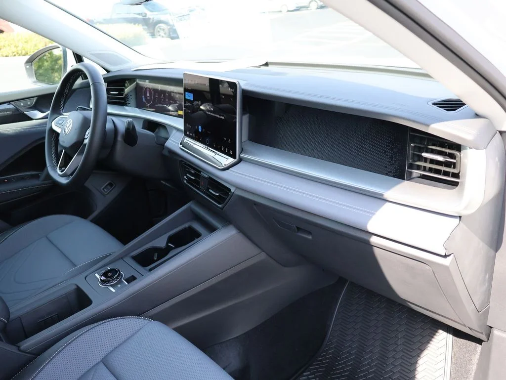 New 2026 White Volkswagen 2.0T SE image 13