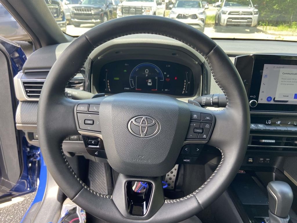 2025 Toyota Camry SE - Photo 26