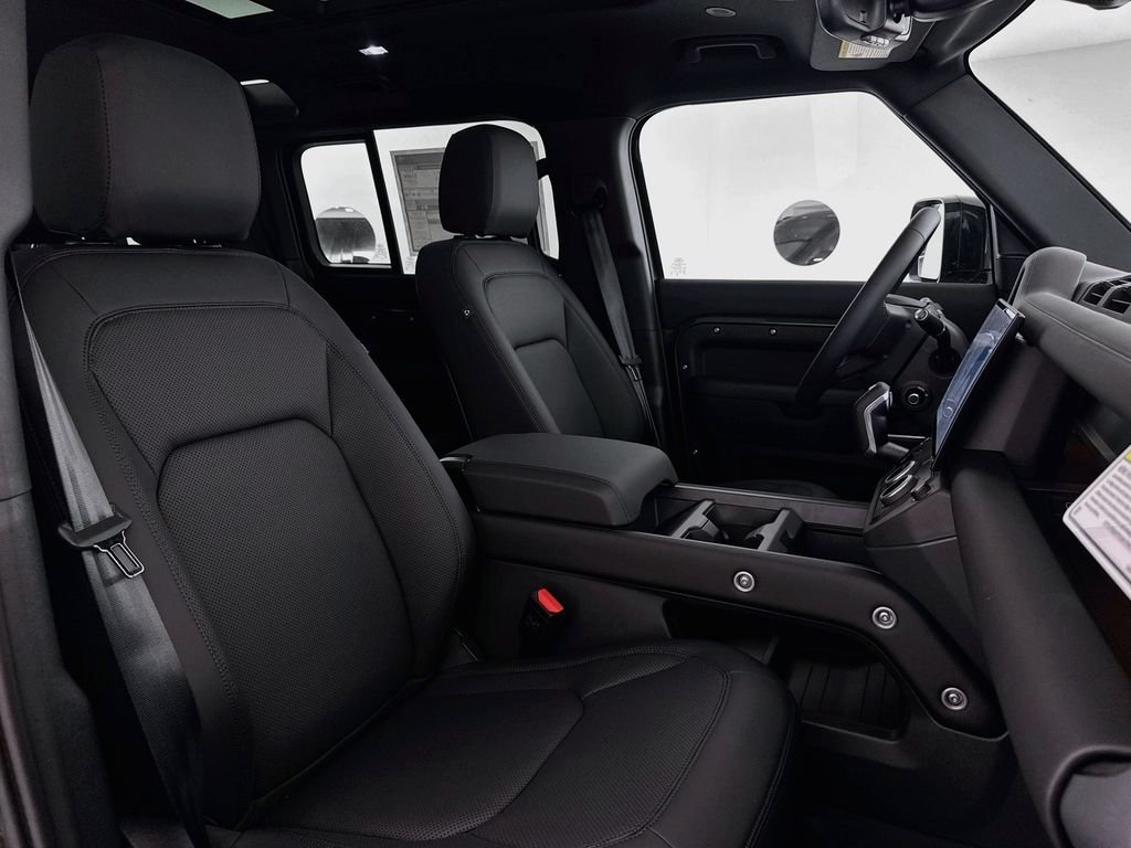 New 2026 Woolstone Green Land Rover X-Dynamic SE image 29