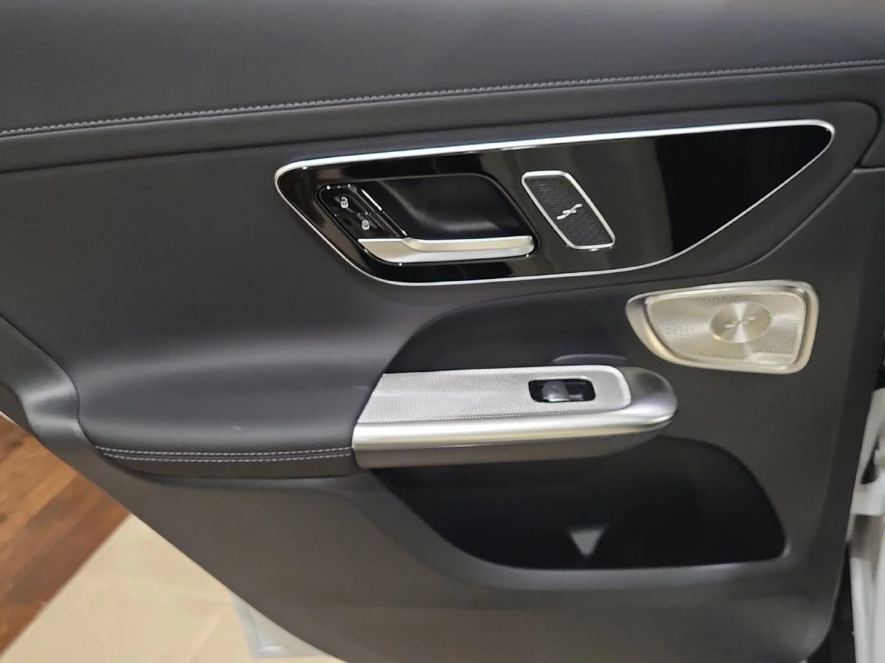 New 2027 MANUFAKTUR Moonlight White Metallic Mercedes-Benz AMG® GLC 53 4MATIC+ SUV image 12