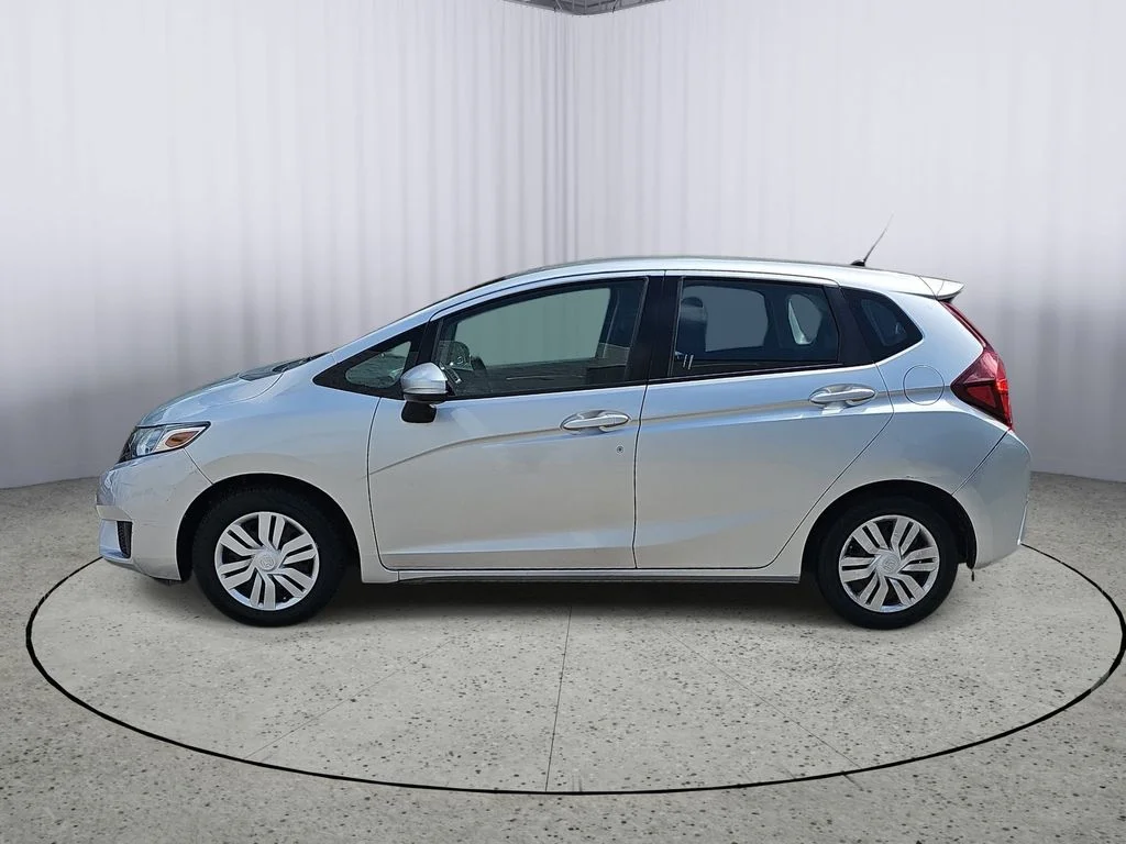 Used 2015  Honda LX image 2