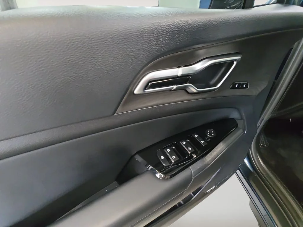 Used 2024 Blue Kia X-Line Prestige image 10
