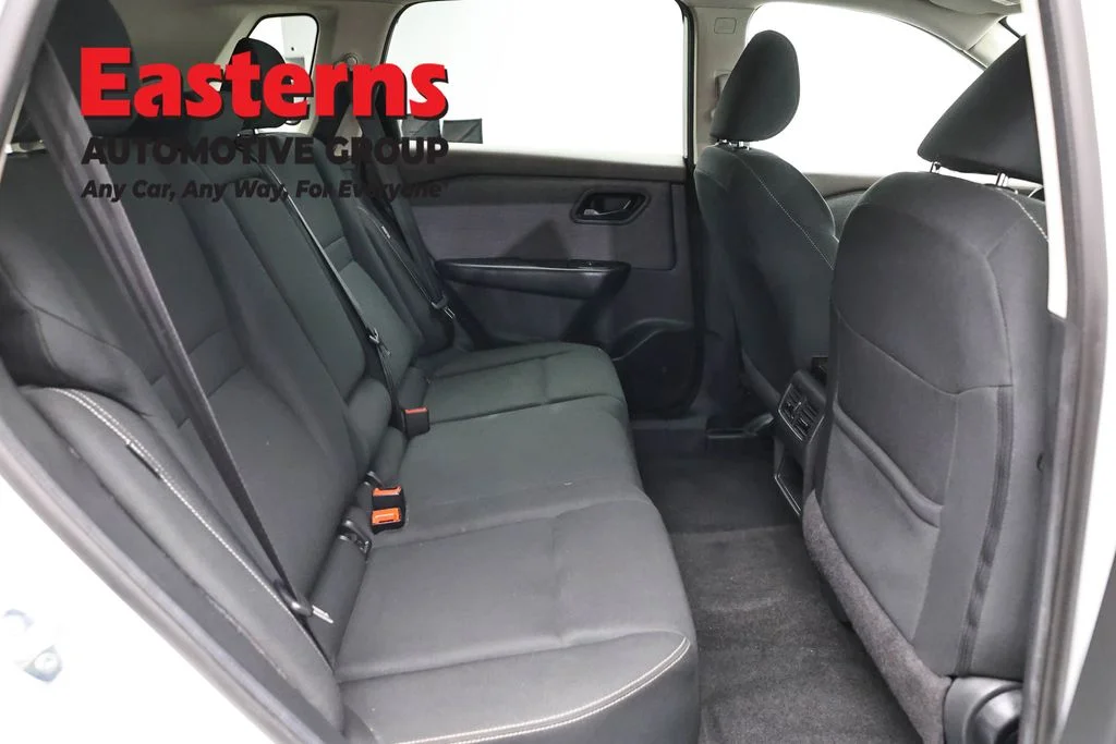 Used 2023 White Nissan S image 24