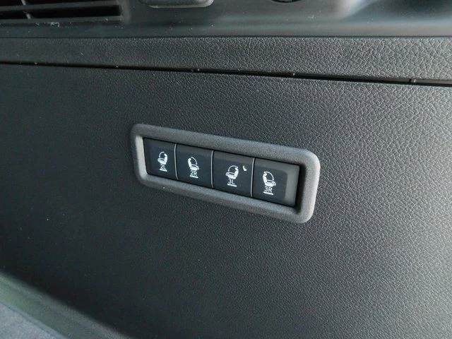 New 2026 High Gloss Black Exterior Paint Jeep Limited Altitude image 37