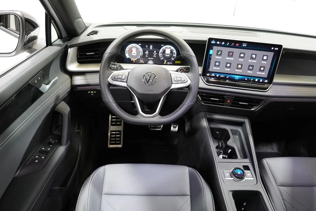 New 2026  Volkswagen 2.0T SE R-Line Black image 12