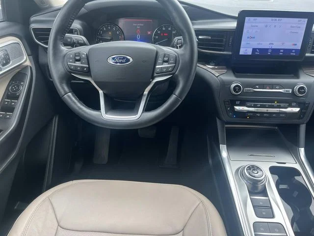 Used 2020 Green Ford Limited image 13