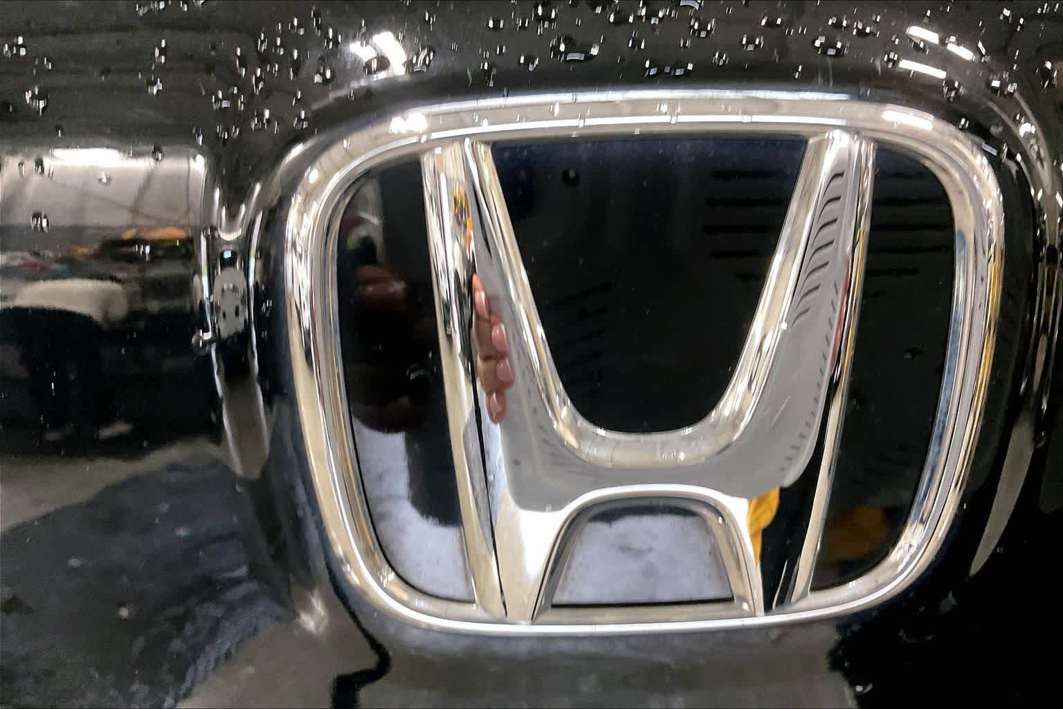 Used 2020 Crystal Black Pearl Honda EX-L image 10