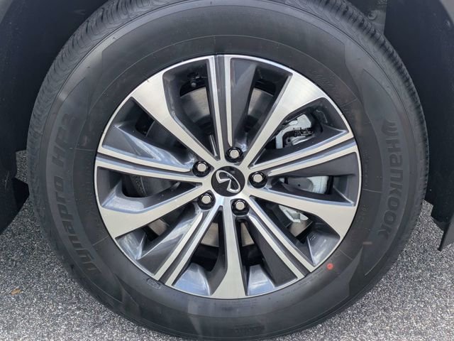 New 2027 RADIANT WHITE INFINITI Pure FWD image 11