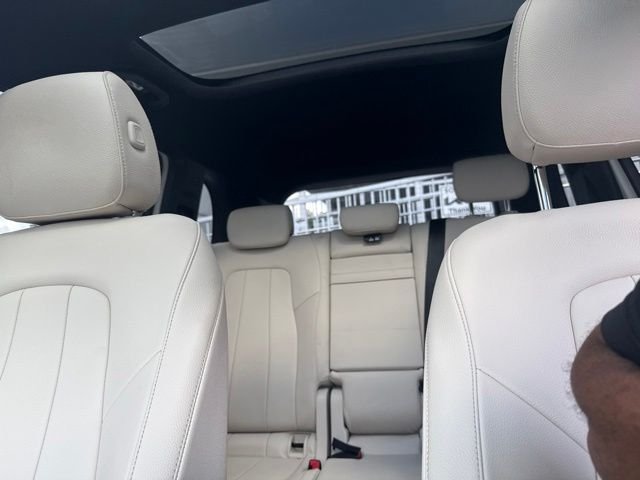 Used 2021  Mercedes-Benz GLB 250 image 21