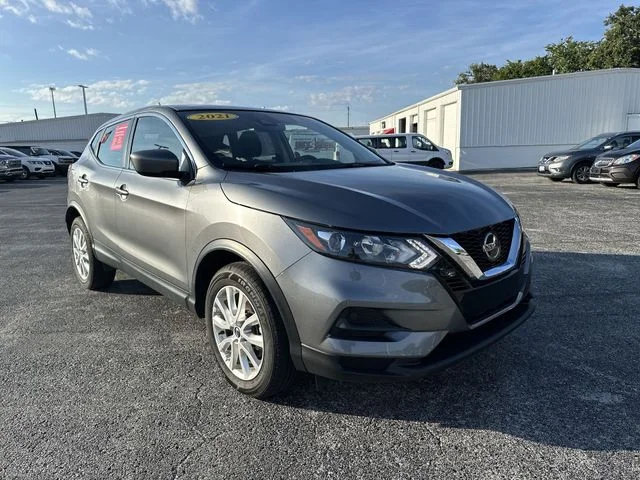 Used 2021 Gray Nissan S image 11