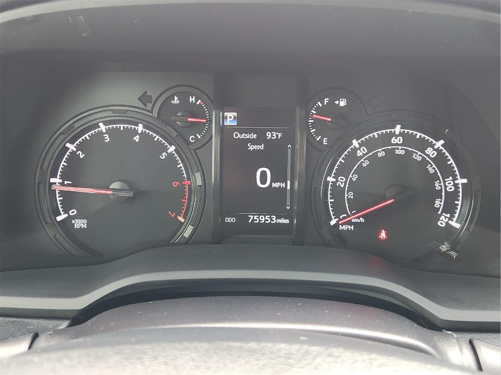 2020 Toyota 4Runner photo 16 of 32