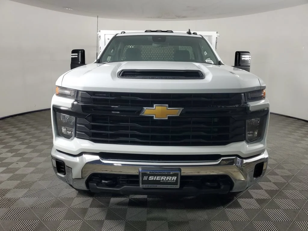 New 2026 Summit White Chevrolet Work Truck image 9