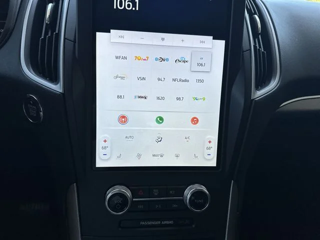 Used 2022 Gray Ford SEL image 19
