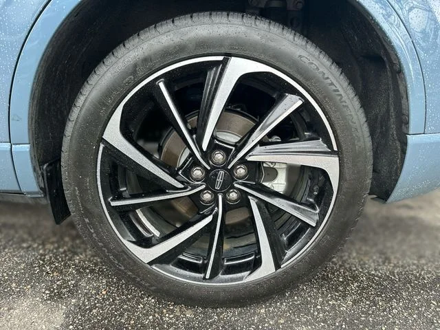 Used 2024 Blue Lincoln Grand Touring image 10