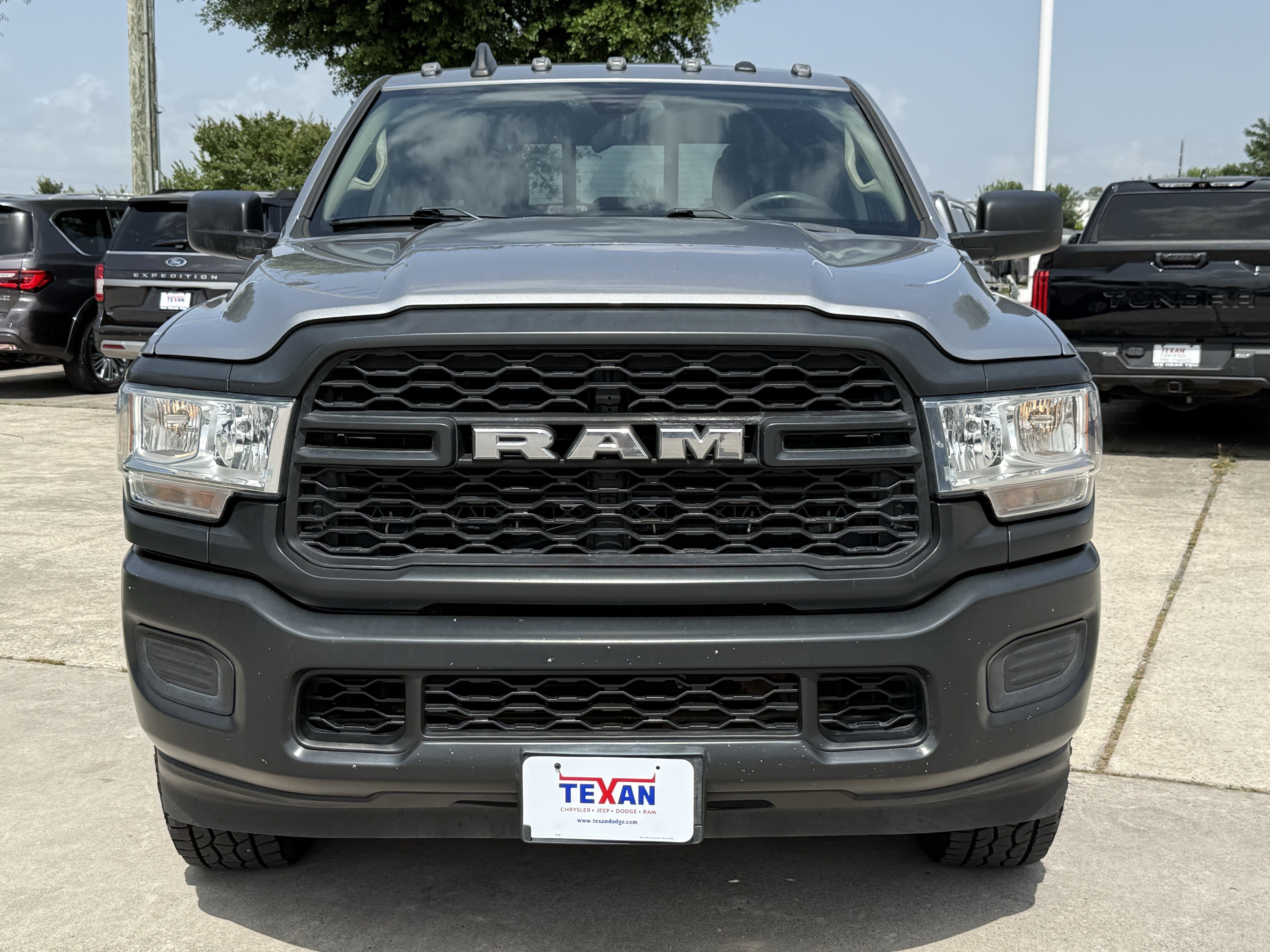 Used 2019 Billet Silver Metallic Clearcoat Ram Tradesman image 9