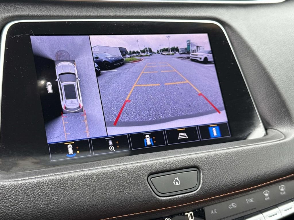 Used 2022  Cadillac Sport image 4