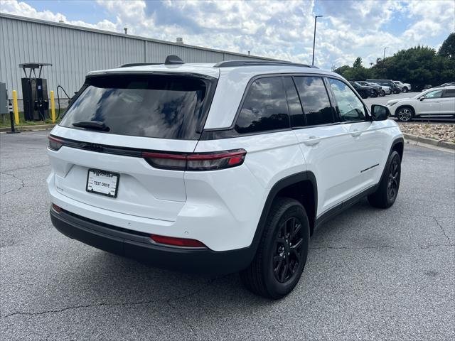 New 2026 Bright White Clear-Coat Exterior Paint Jeep Laredo image 34