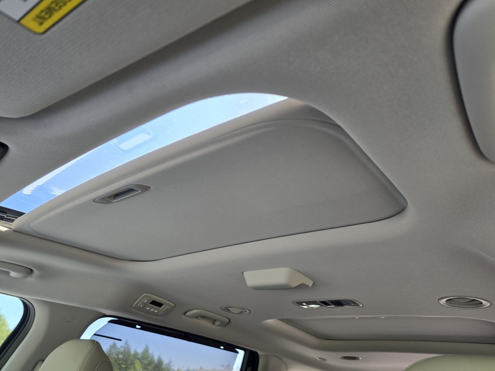 New 2026 Ceramic Silver Kia SX image 12