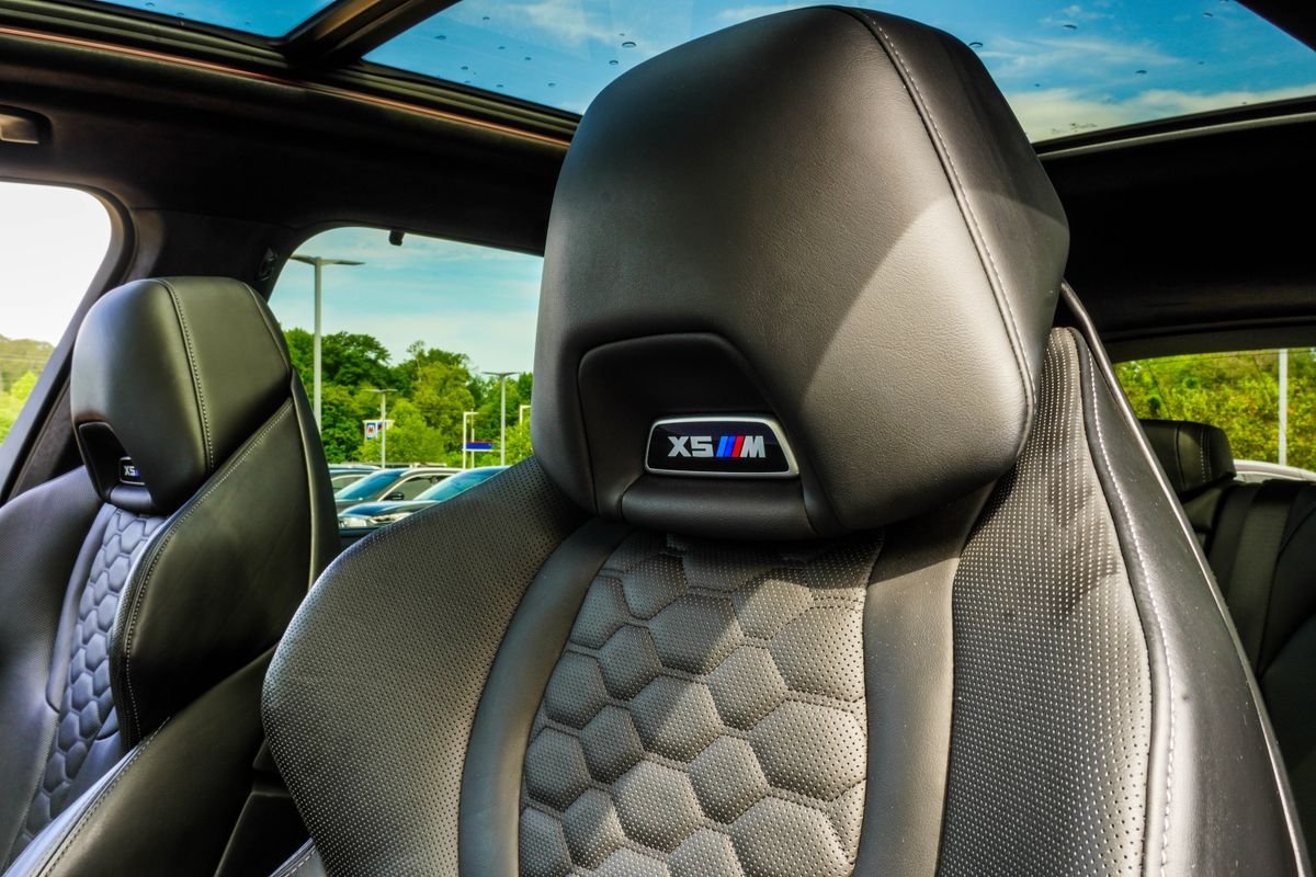 Used 2022 Black BMW Base image 39