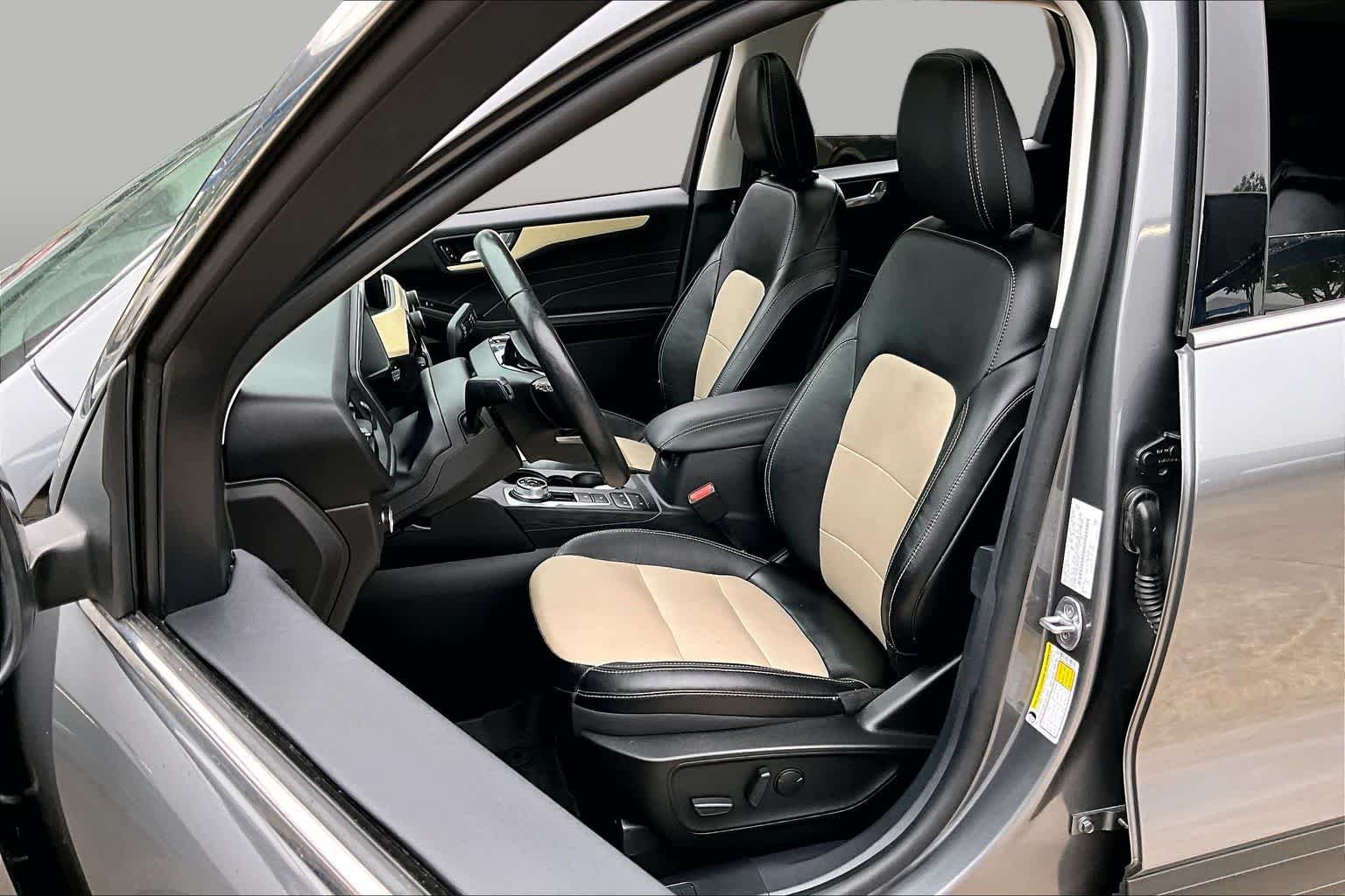 Used 2022 Carbonized Gray Metallic Ford Titanium image 8