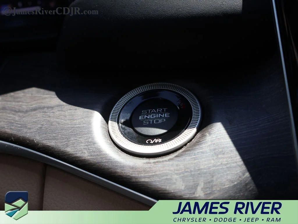 Used 2022 Silver Jeep 4xe image 33