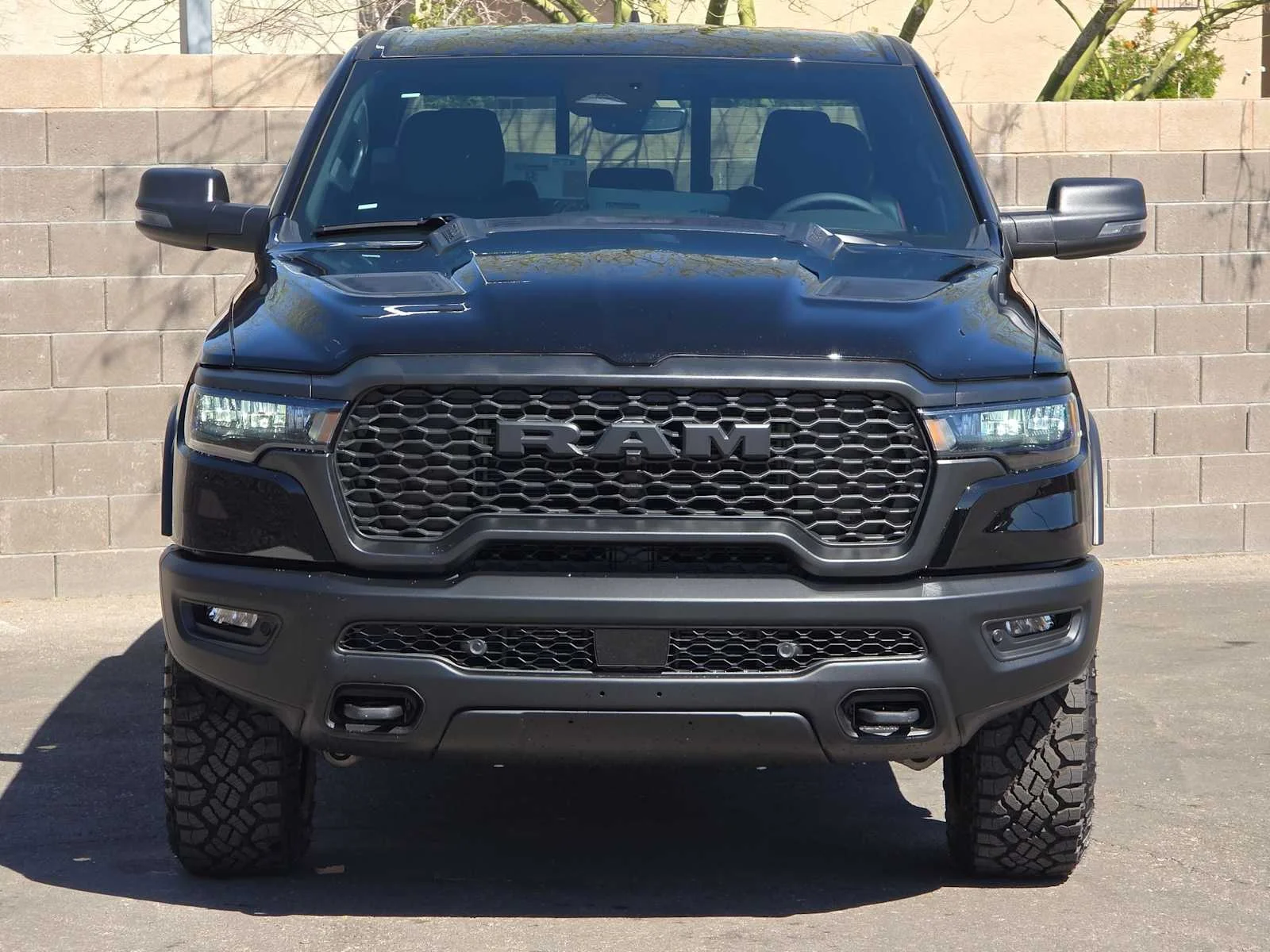 New 2026 Diamond Black Crystal Pearl-Coat Exterior Paint RAM Rebel image 4