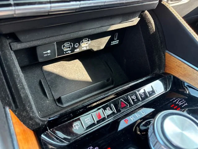 Used 2022 Black Jeep Series III image 27