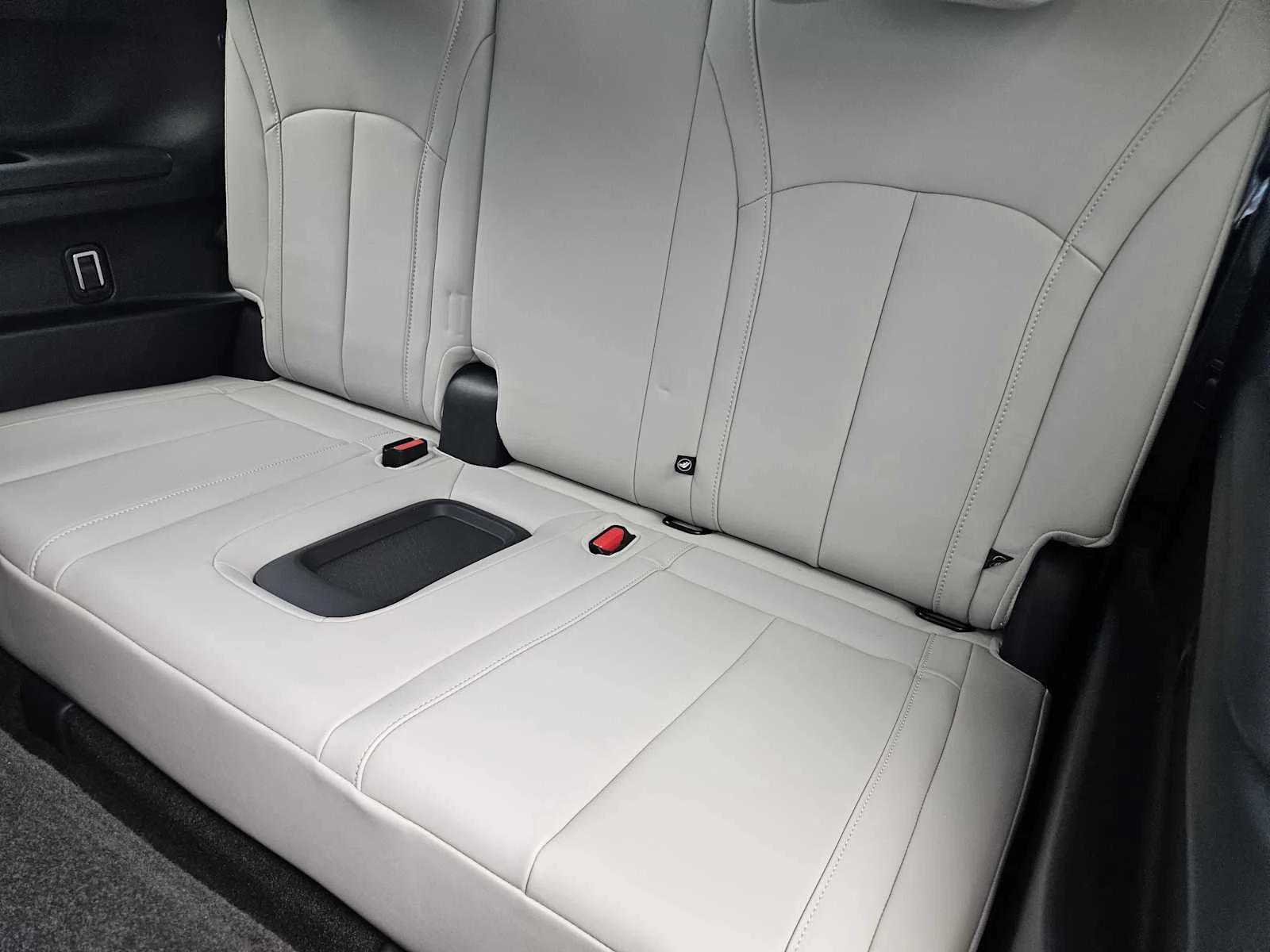 New 2027 RADIANT WHITE INFINITI Luxe FWD image 22