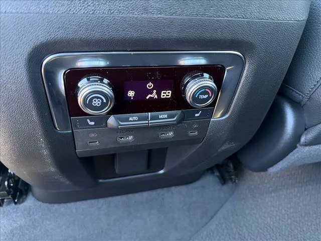 2026 GMC Yukon XL Denali - Photo 23