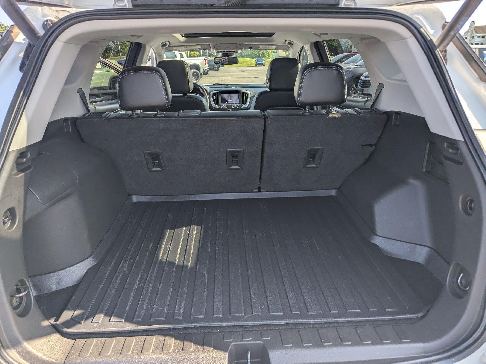 Used 2022 Summit White GMC SLT image 32