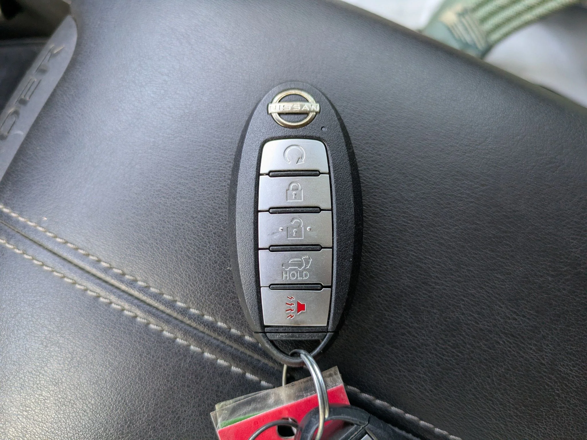 Used 2022 Solid Gray/Super Black Nissan Platinum image 30