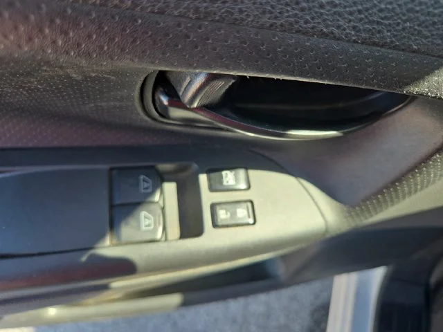 Used 2020 White Nissan SV image 11