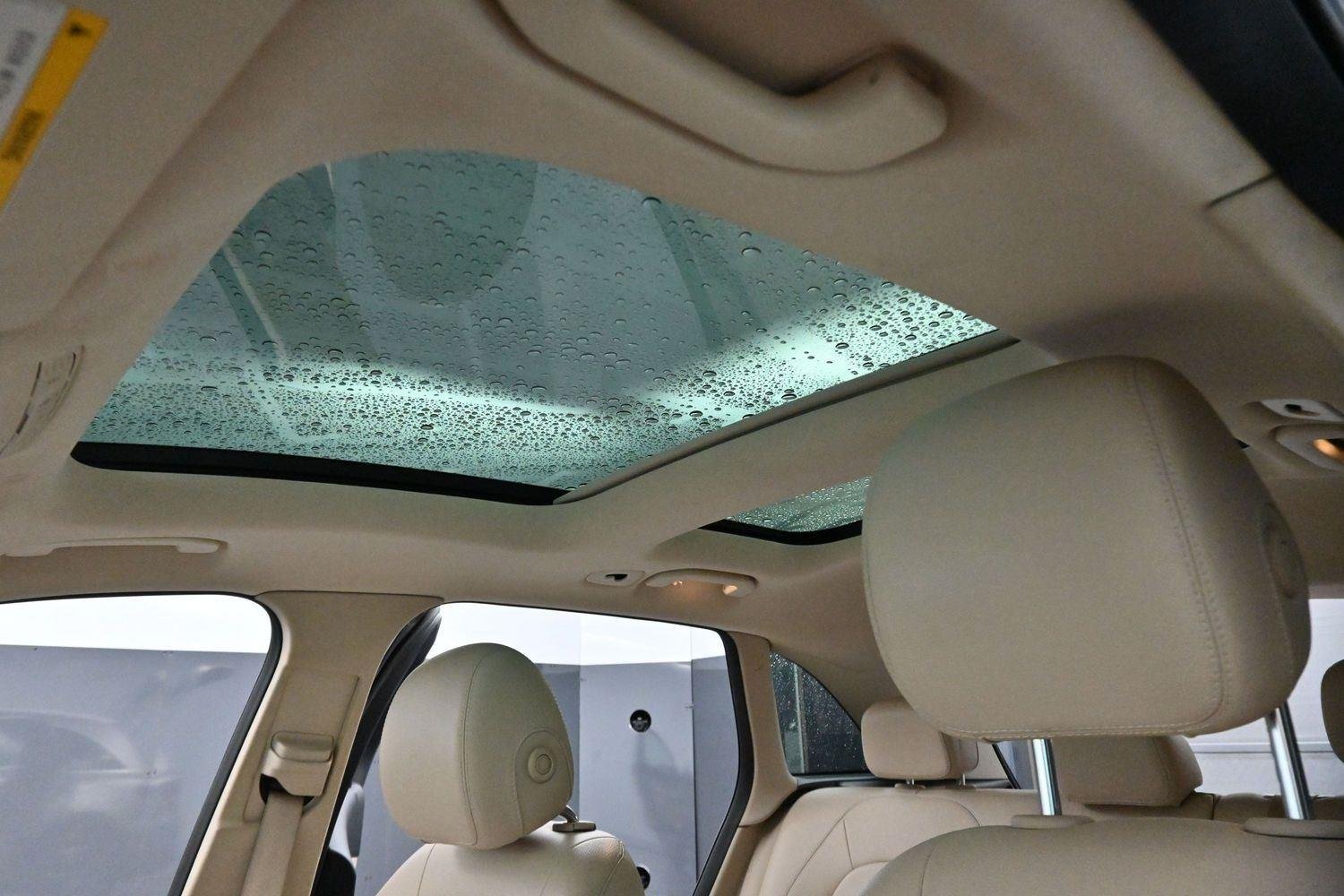 Used 2021 Mojave Silver Metallic Mercedes-Benz GLC 300 image 28