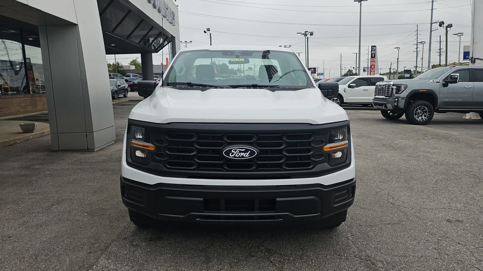 New 2026 Oxford White Ford XL 2WD image 7