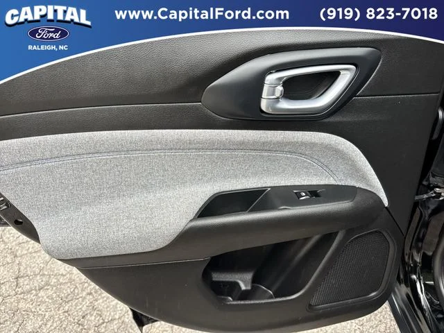 Used 2025 Black Jeep Latitude image 17