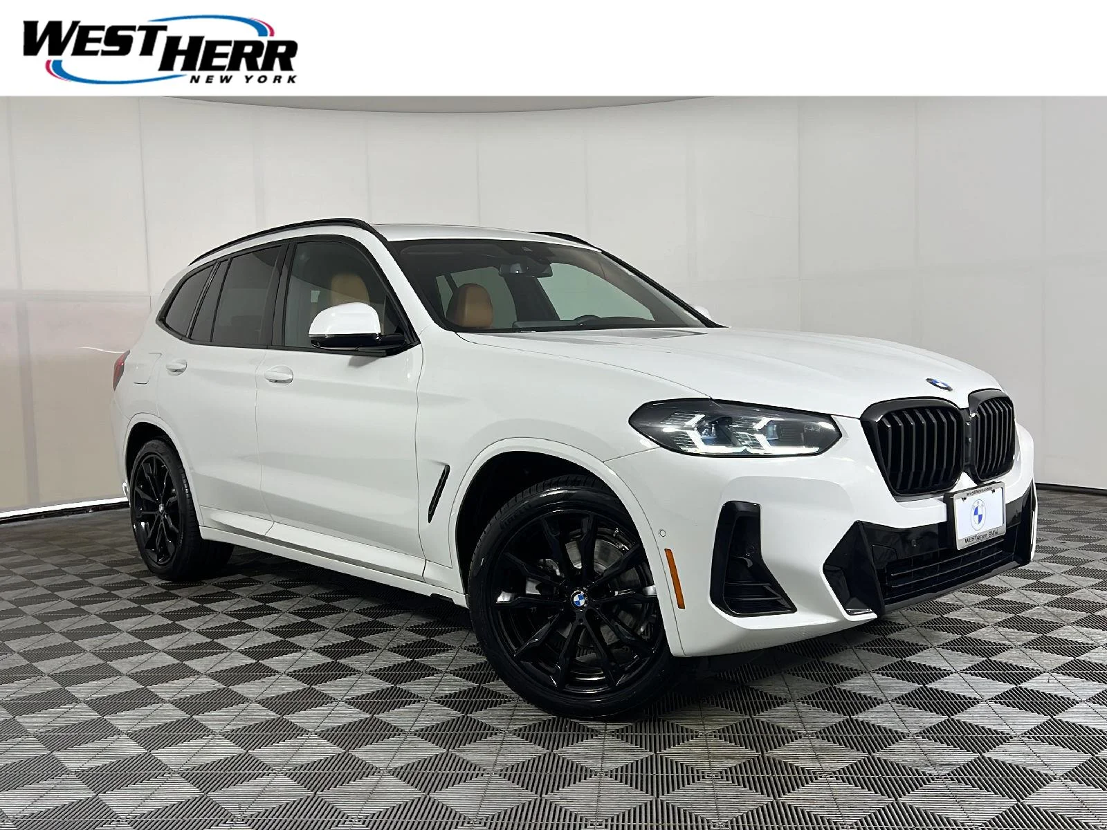 Used 2023 Alpine White BMW xDrive30i image 1