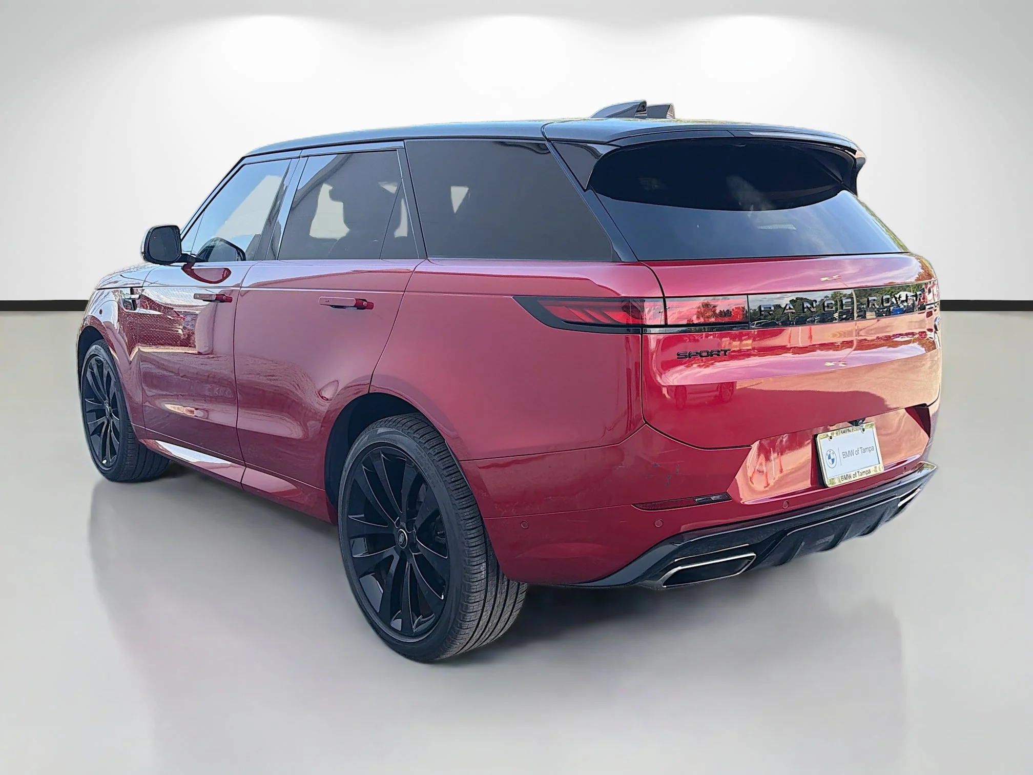 Used 2023 Firenze Red Metallic Land Rover SE Dynamic image 5