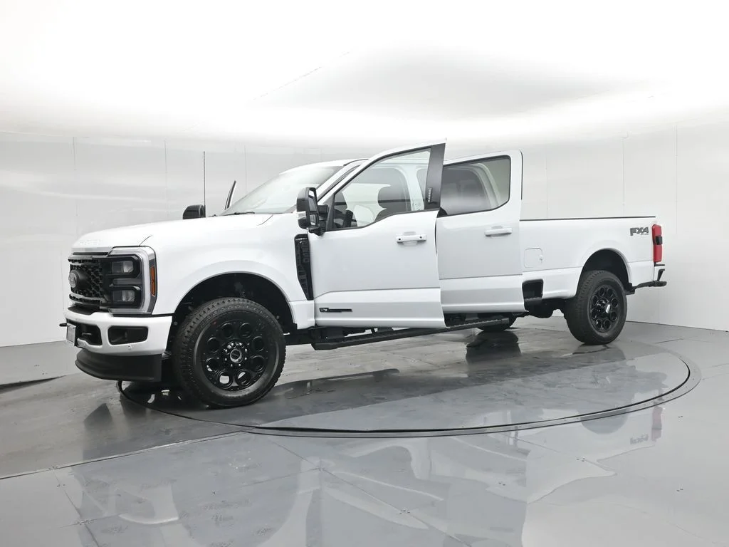 New 2026 Oxford White Ford Lariat image 5