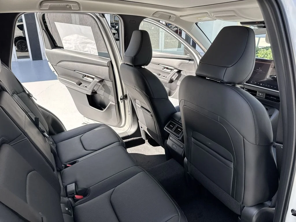 New 2026 White Metallic Mazda 2.5 S Premium Plus AWD image 33