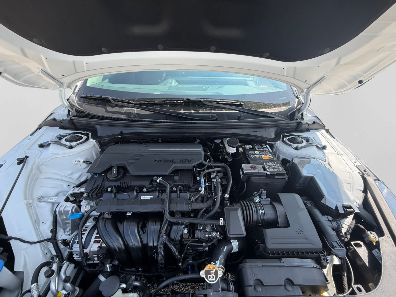 New 2026 Snow White Pearl Kia LXS image 24