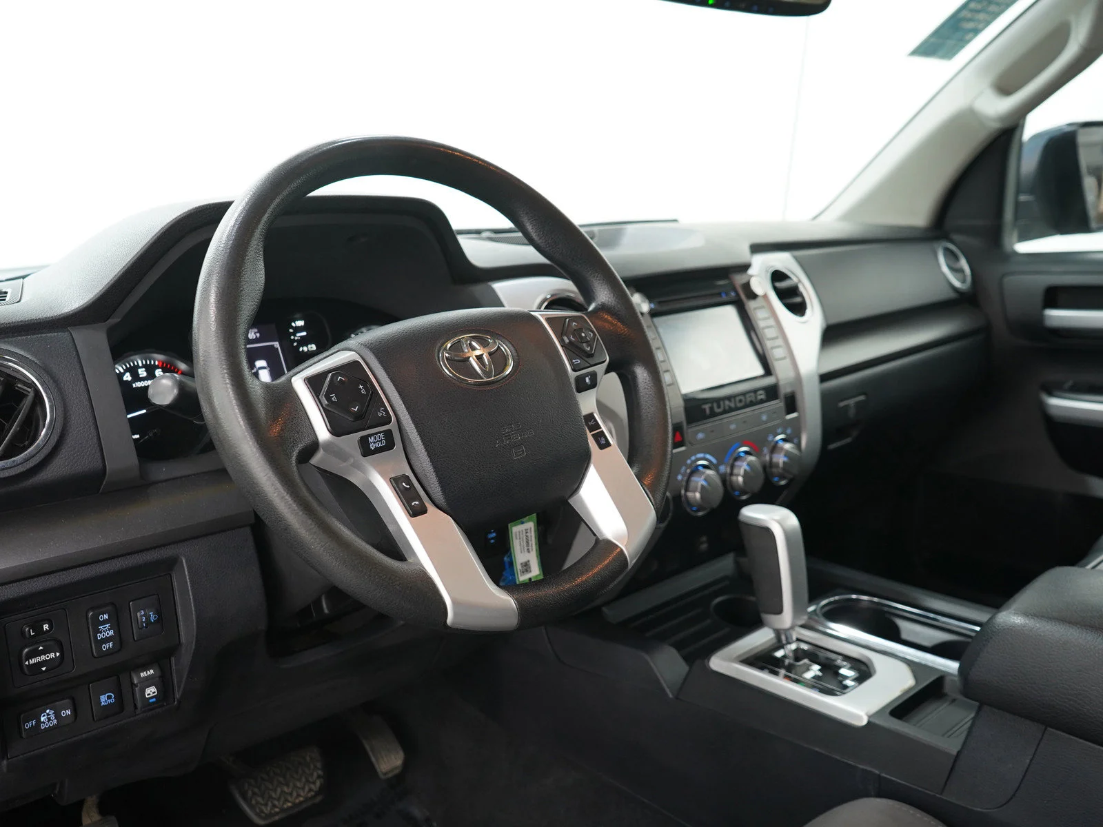 Used 2018 Cement Toyota SR5 image 26