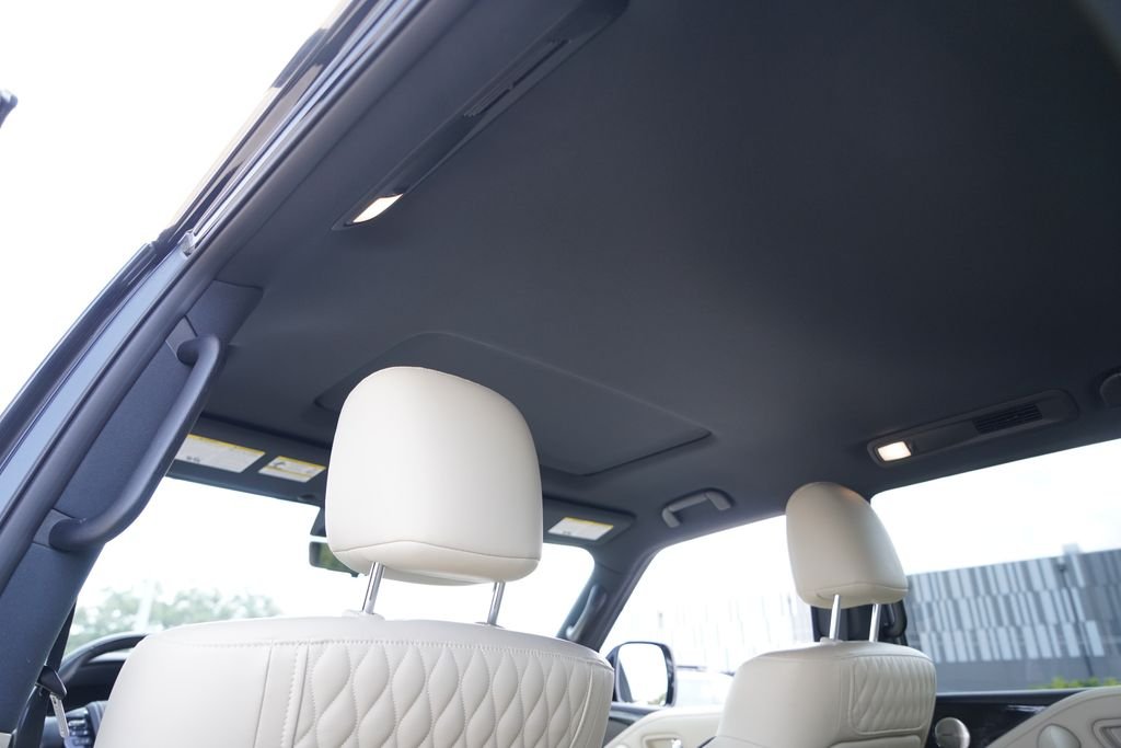 Used 2024 Black INFINITI Sensory image 30
