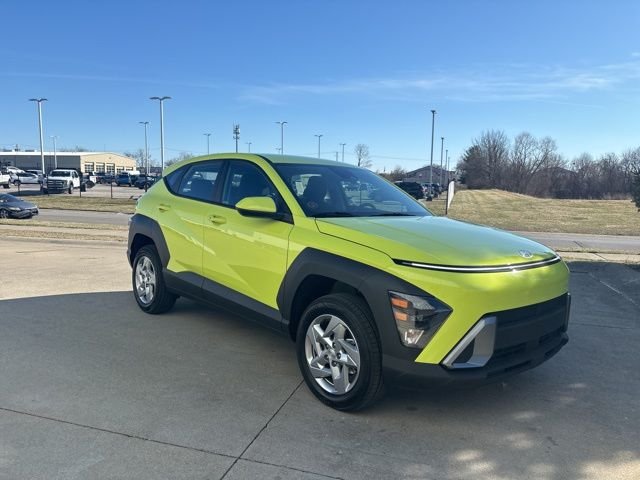 New 2026 Neoteric Yellow Hyundai SE image 32