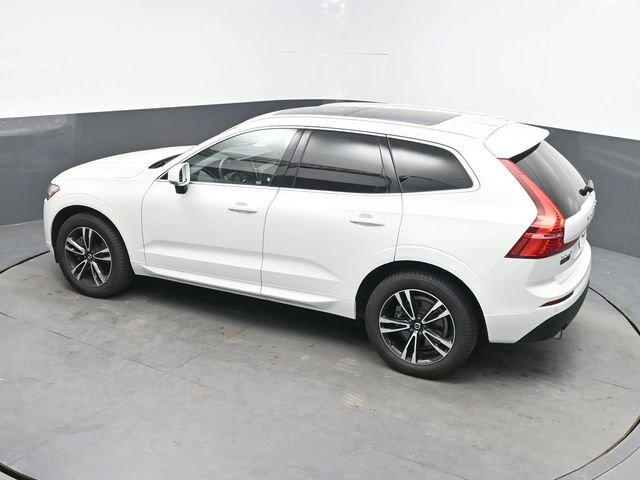 Used 2021 White Volvo T6 Momentum image 37