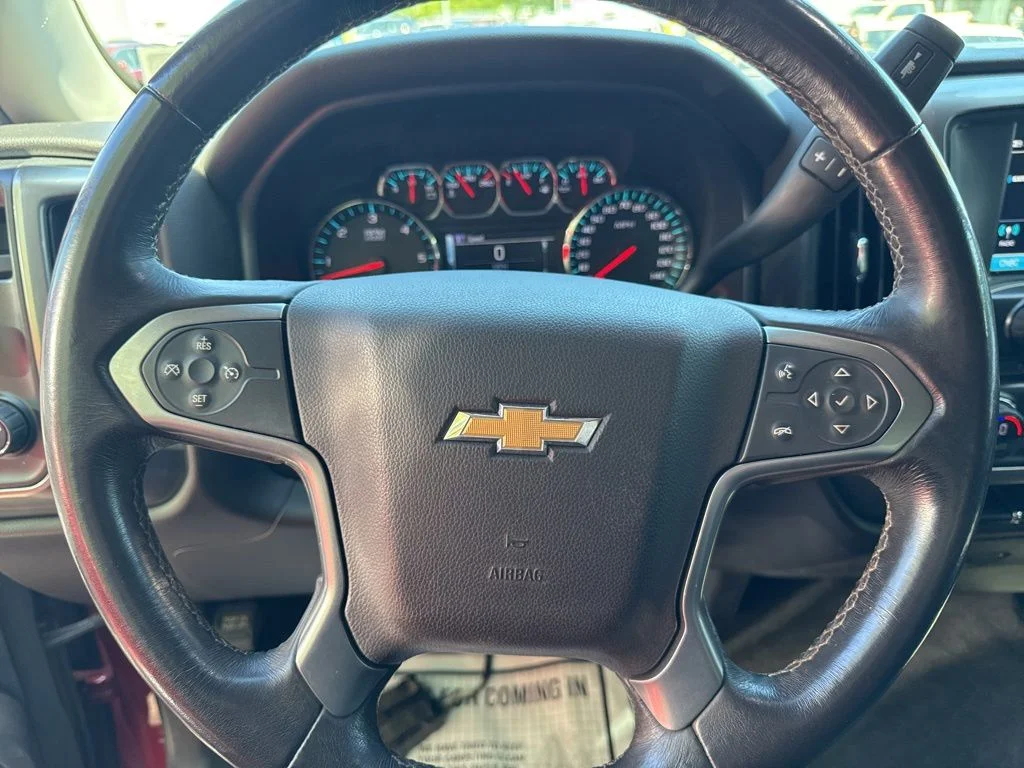 Used 2018 Red Chevrolet LT image 27
