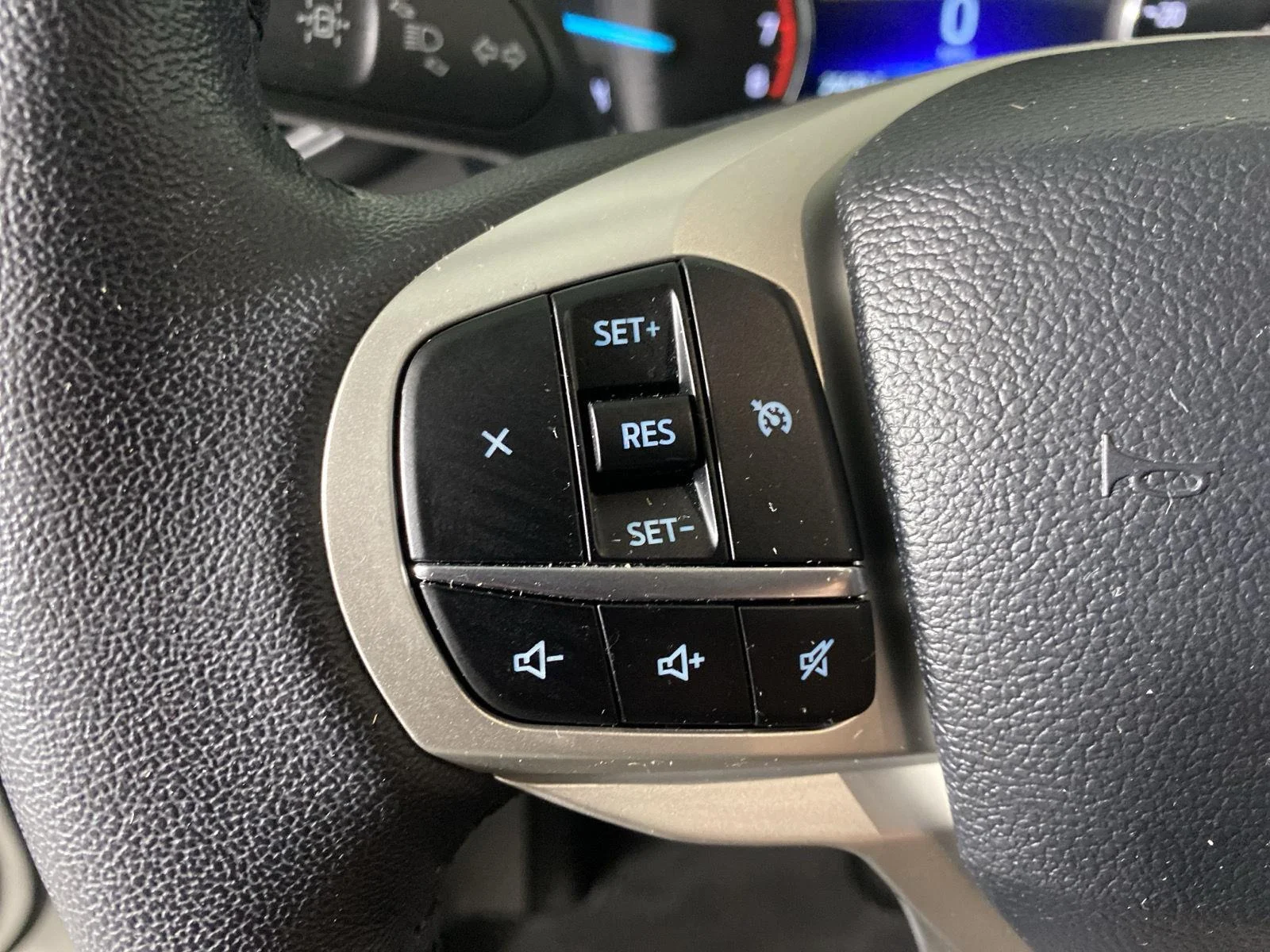 Used 2024 Star White Metallic Tri-Coat Ford XLT image 15